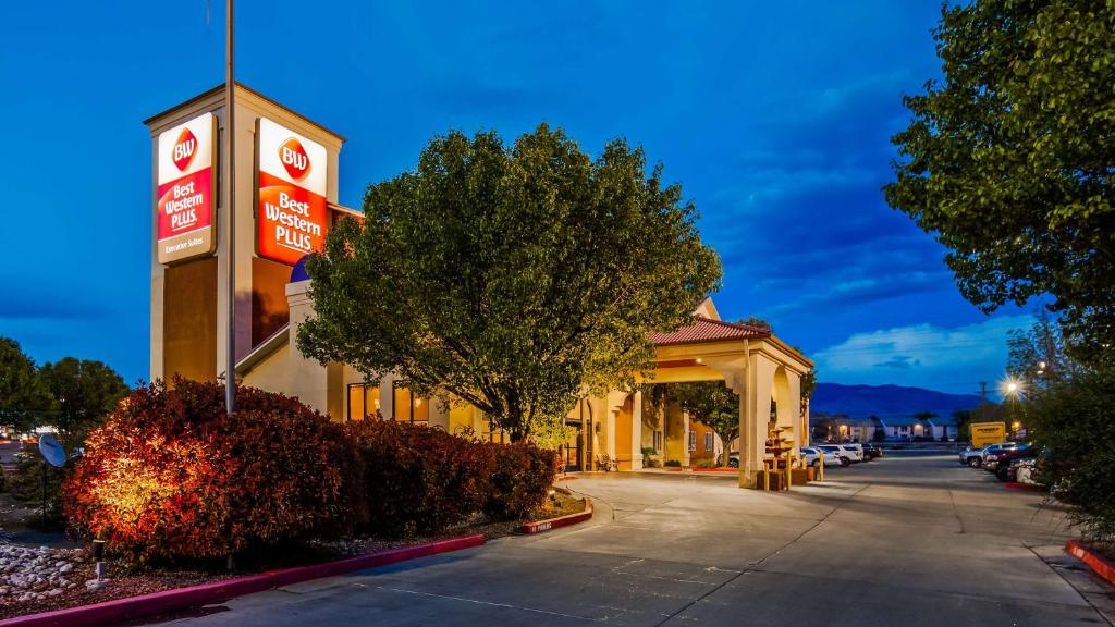 Best Western Plus Executive Suites Albuquerque Main image 1